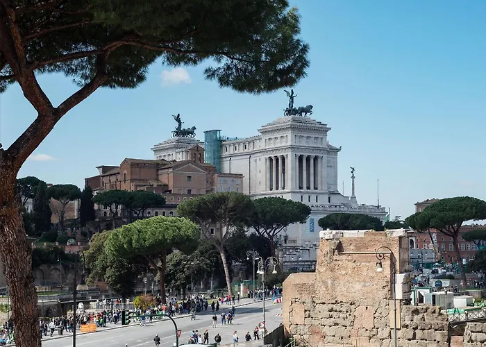 Joivy Stylish 2-bedroom Near The Colosseum * Rome