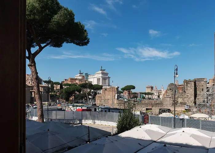 Joivy Stylish 2-bedroom Near The Colosseum * Rome