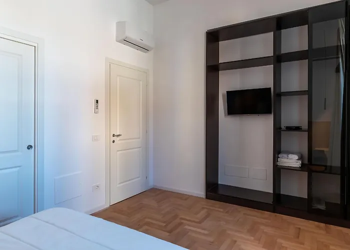Joivy Stylish 2-bedroom Near The Colosseum *