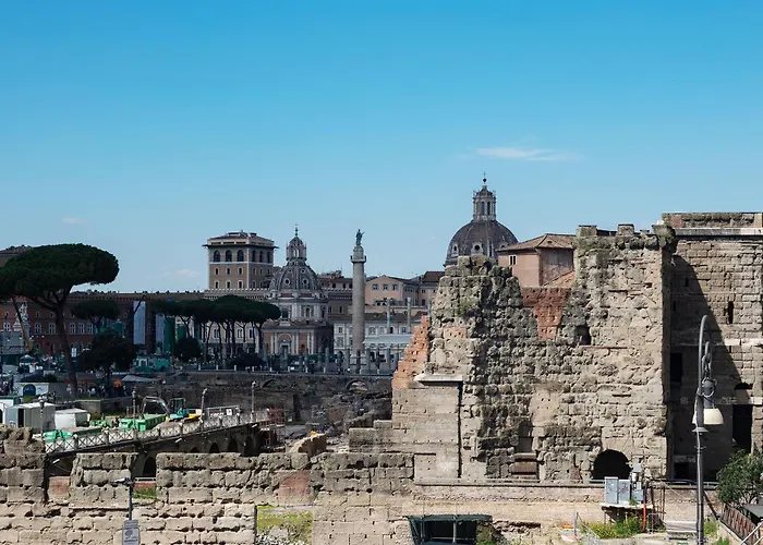 Joivy Stylish 2-bedroom Near The Colosseum * Rome