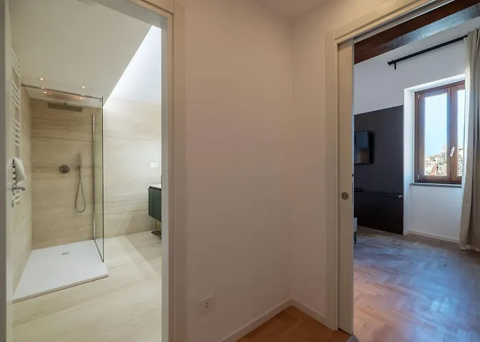 Joivy Stylish 2-bedroom Near The Colosseum * Rome